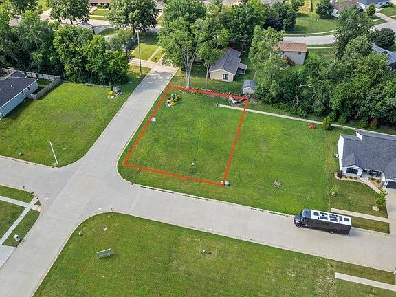2nd image of 71 Firefly Ct