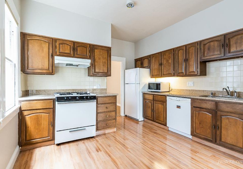 1st image of 256 Presidio Ave