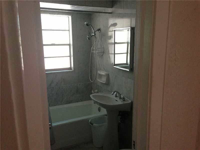 2nd image of 17-19 SE 11th Ave