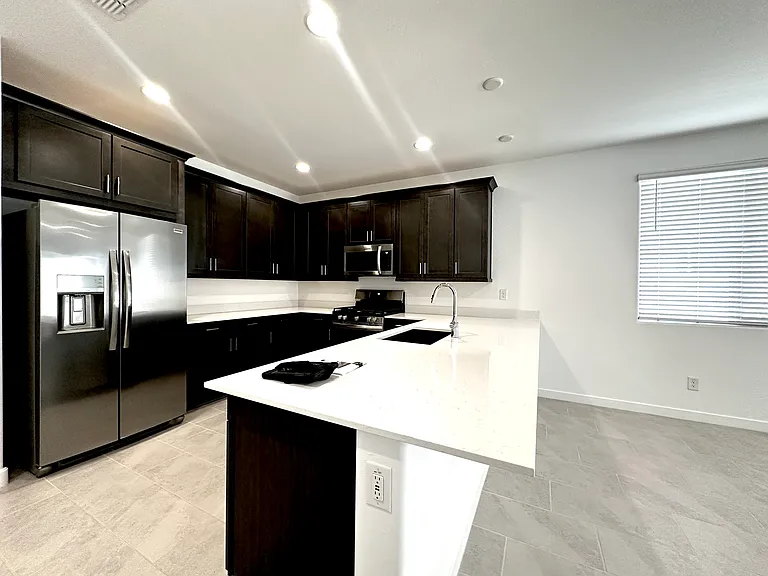 16756 W Charlotte Dr — Photo 2