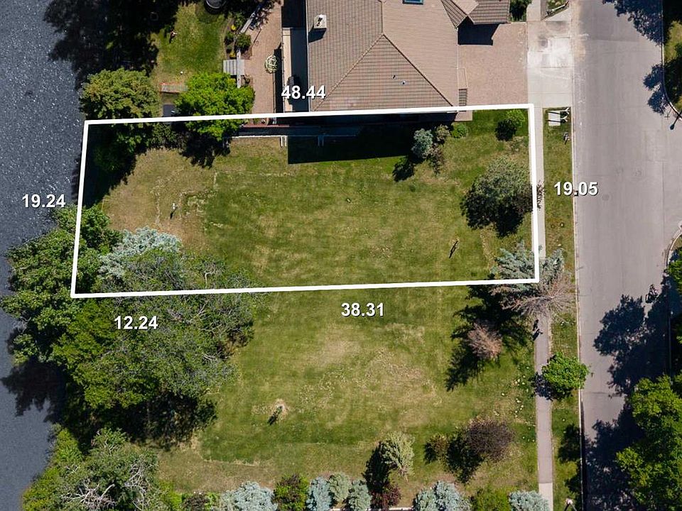 1st image of 640 Riverdale Ave SW