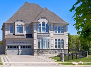 1 Royal West Dr, Brampton, ON L6X 2X3