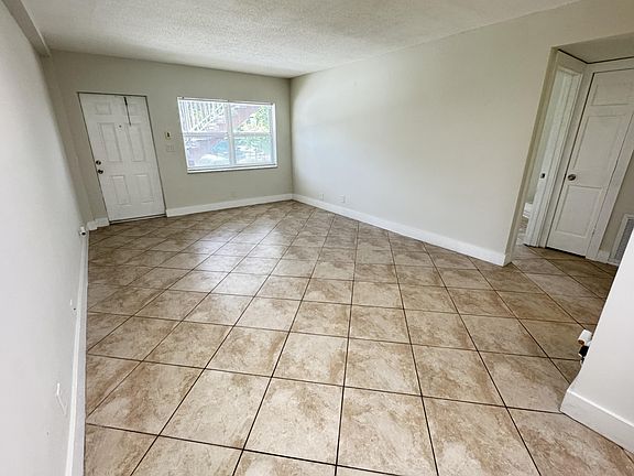 3rd image of 853 SE 4th Ct