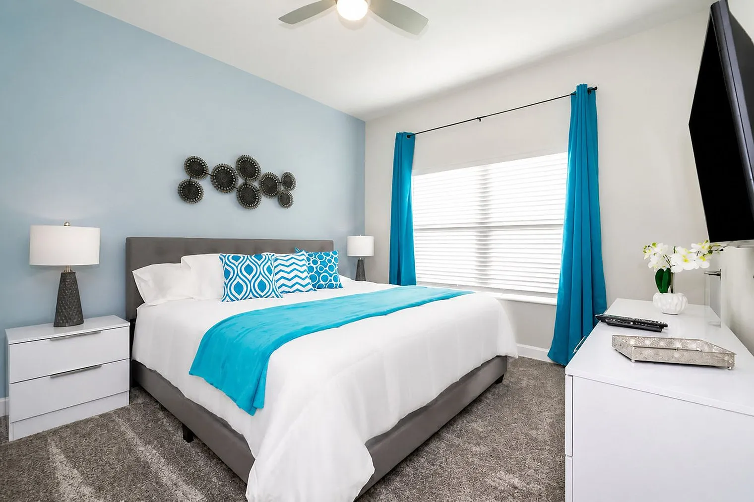 4 bed, 3.0 bath, 1905 sqft, $4,869 — Photo 3