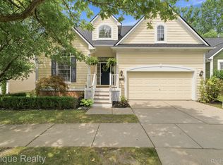 43144 Emerson Way, Novi, MI 48377