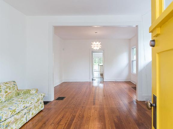 4th image of 128 Owsley Ave