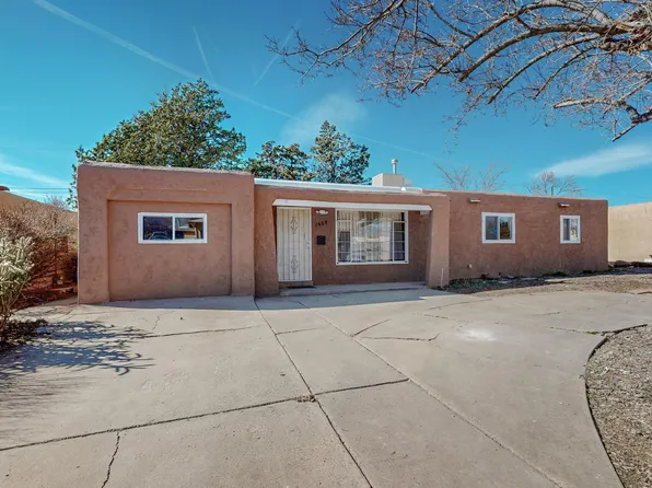1409 Rhode Island St NE, Albuquerque, NM 87110