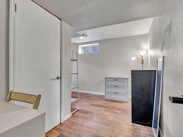 320 E Uintah St — Photo 24
