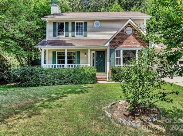 18 Southchase Dr, Fletcher, NC 28732