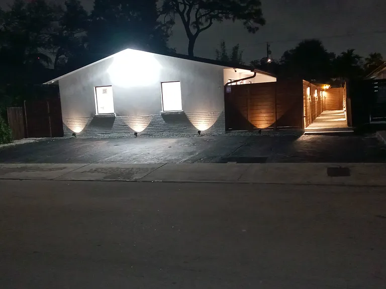 1119 W Las Olas Blvd — Photo 14