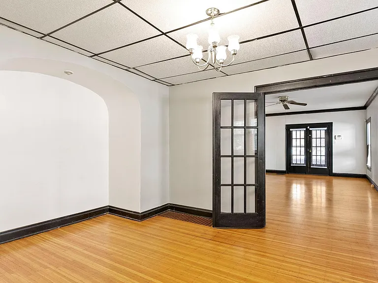 5607 Broadway St — Photo 11