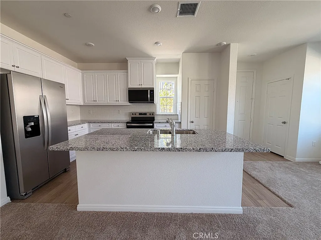 3 bed, 1644 sqft, $3,500 — Photo 4