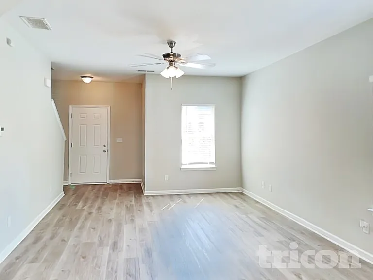 11023 Station Dr — Photo 2