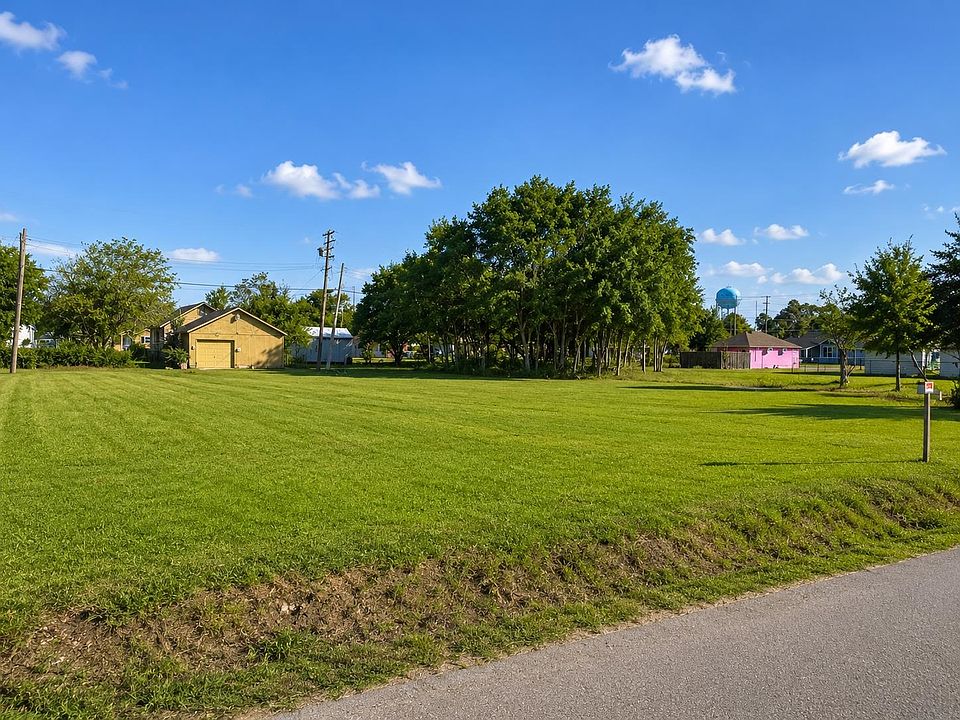 2nd image of 0 14th St