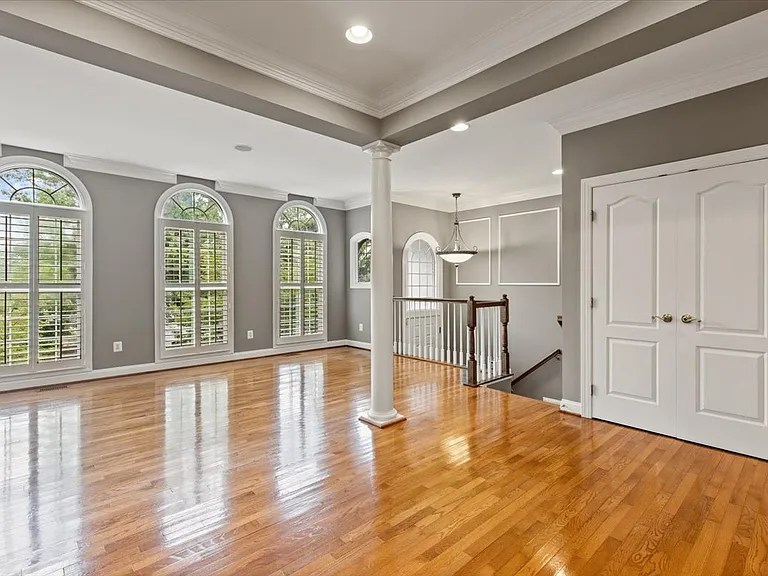 10363 Gershwin Ct — Photo 2