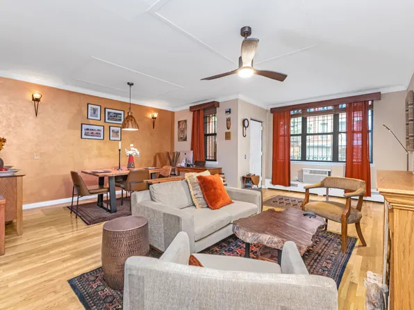 507 East 13th Street image 2 of 17