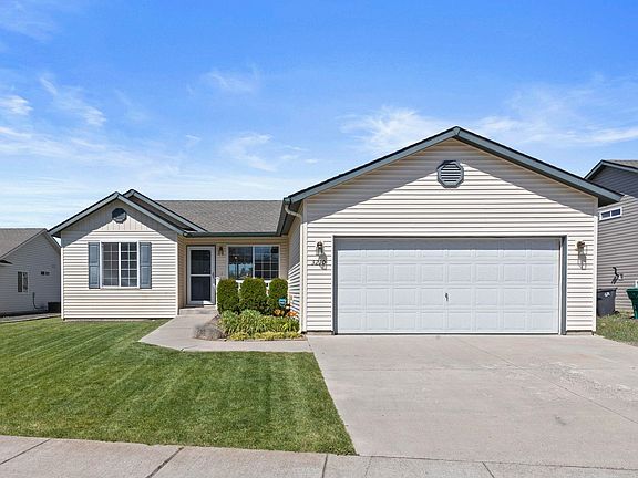 3rd image of 3210 Thistle Creek Ln
