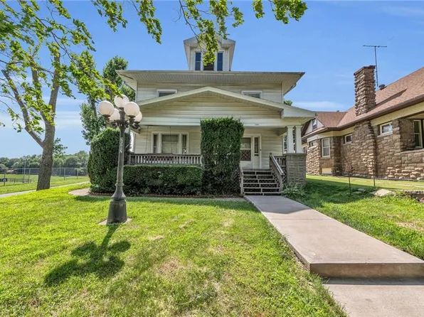 2502 N 5th St, Saint Joseph, MO 64505