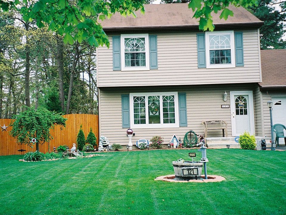 1st image of 121 Westwood Dr