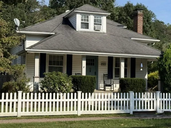 1002 Harrison St, Frenchtown Boro, NJ 08825