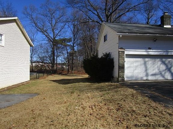 3rd image of 33 Lace Ln