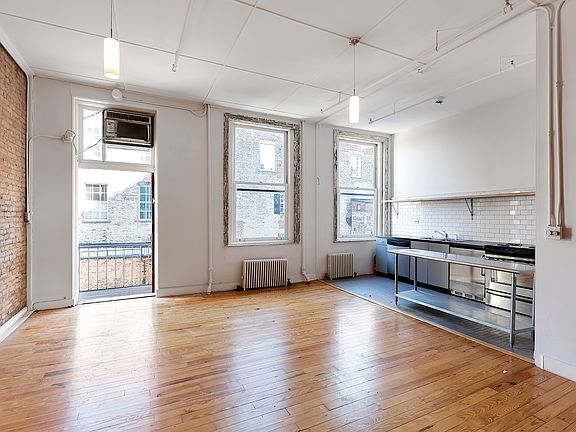 4th image of 100-102 Grand St