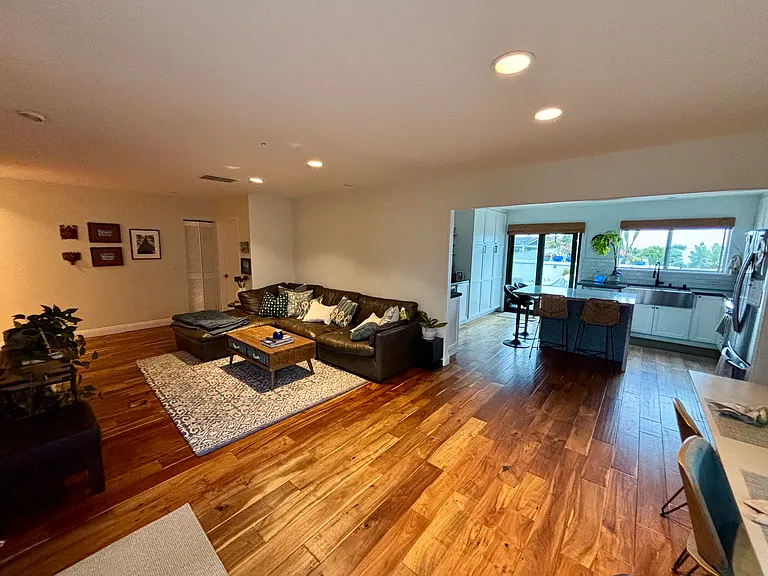 2064 Glasgow Ave — Photo 11