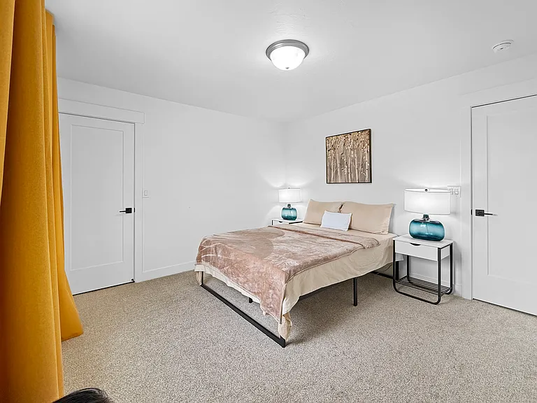 617 S 1080 W — Photo 24