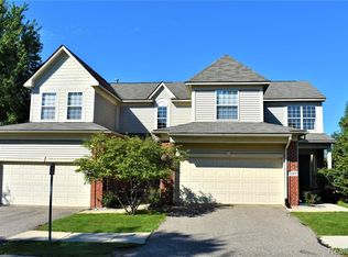 22495 Trillium Dr, Novi, MI 48375