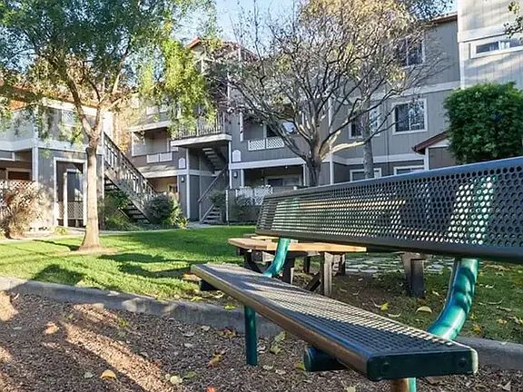 5th image of 37057 Magnolia St #37091-2-313