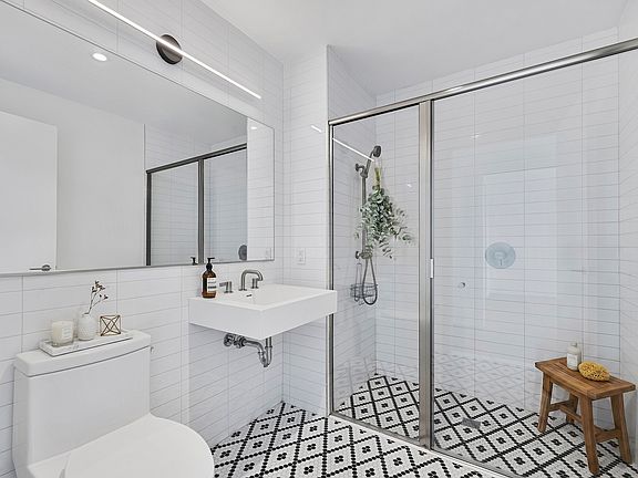 5th image of 955 Sterling Pl #712