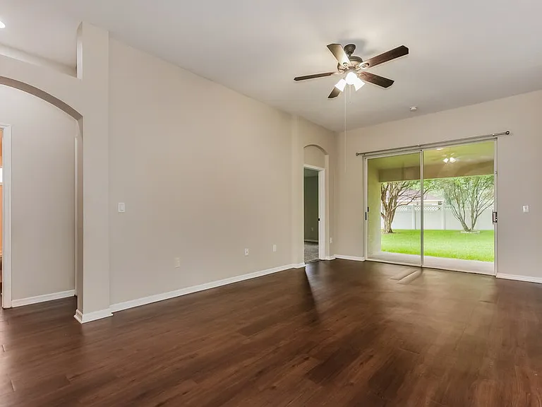 812 Lesa Glen Pl — Photo 7