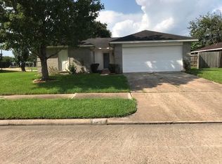 2703 S Belgravia Dr, Pearland, TX 77584