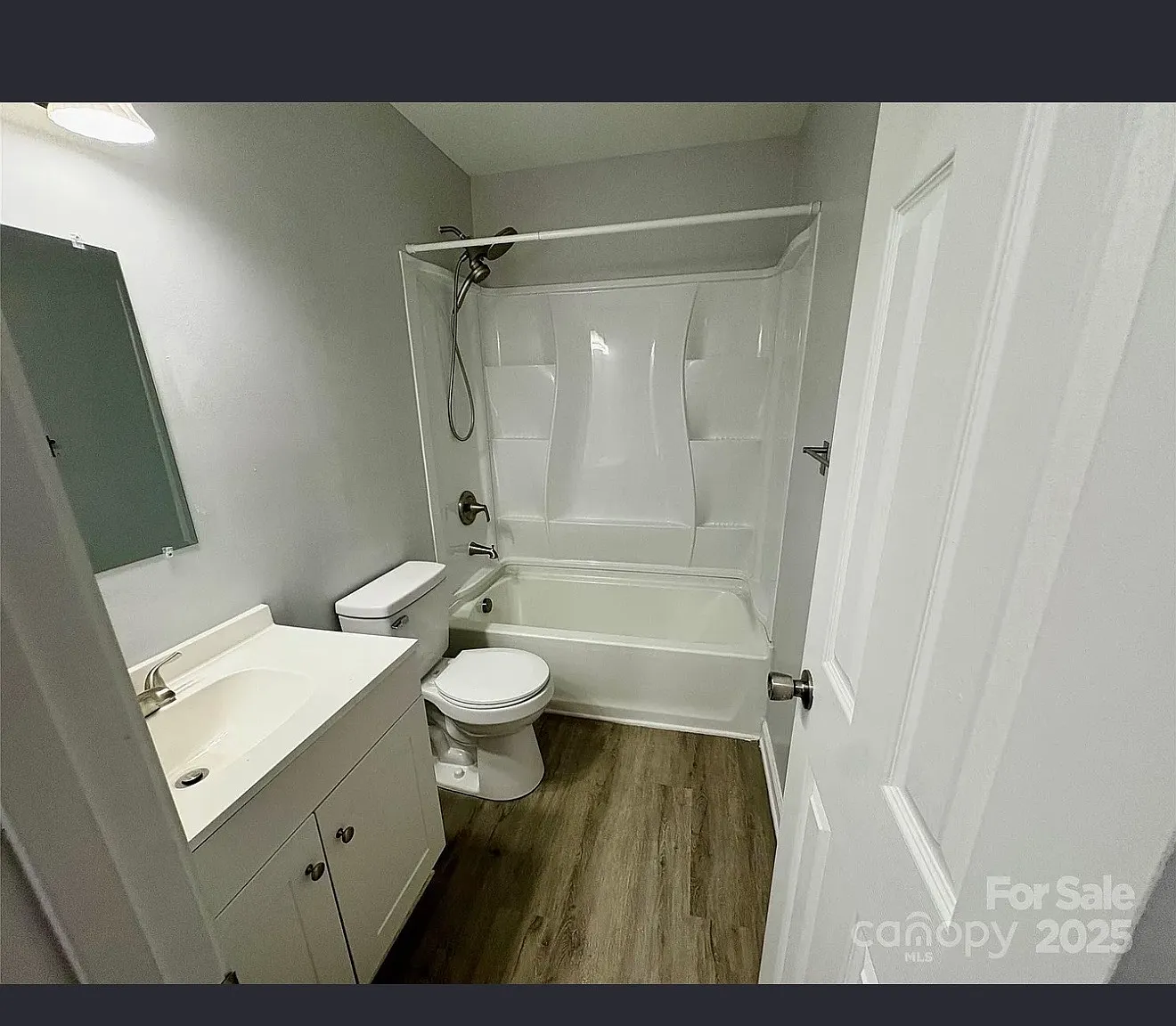3 bed, 1016 sqft, $1,700 — Photo 3