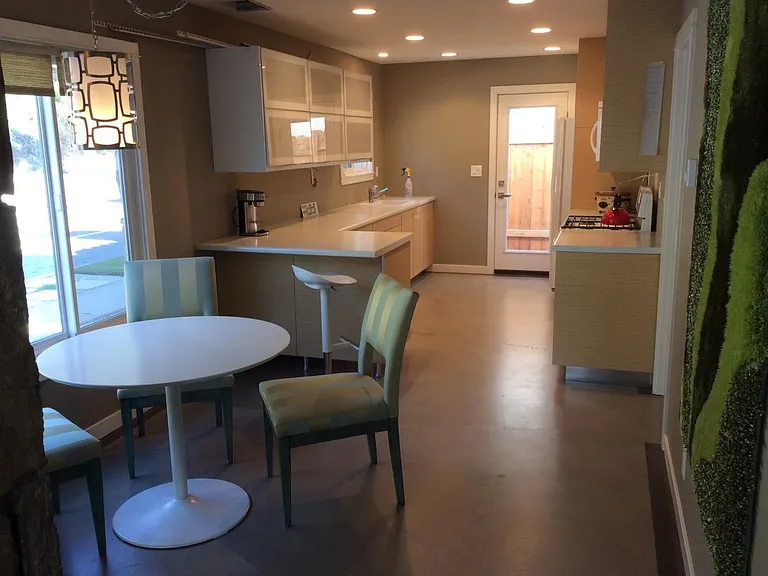 2713 Harbor Blvd #A — Photo 5