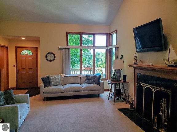 5th image of 1274 Martin Dr
