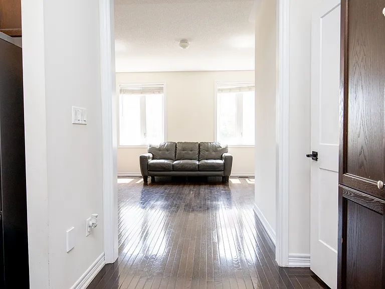 43 Tollgate St #UPPER — Photo 8