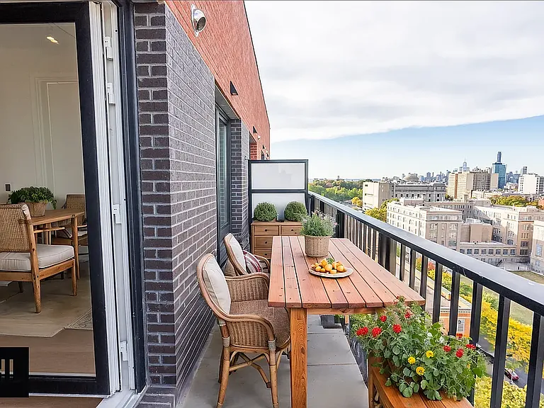 931 Carroll St #C1604 — Photo 1