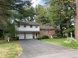 513 Acre Dr, Schenectady, NY 12303