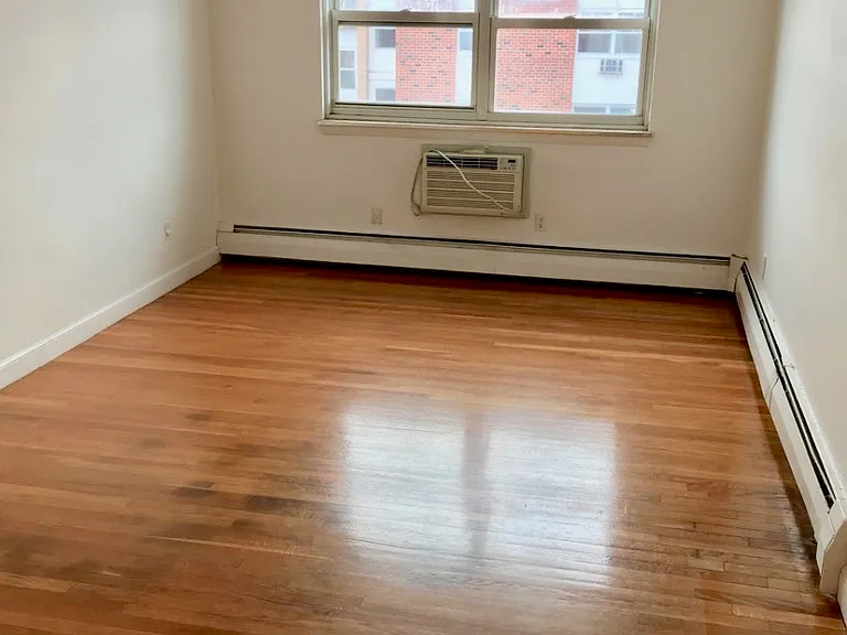 12 Commonwealth Ct #14 — Photo 2