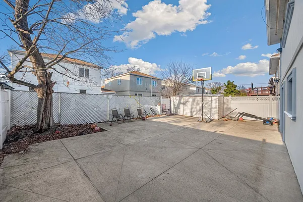 Sold by Douglas Elliman | media 4