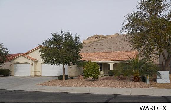 1st image of 2921 Desert Trail Dr
