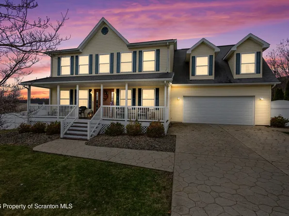 213 Raymond Dr, Jermyn, PA 18433