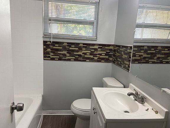 3rd image of 1327 8th Ave S