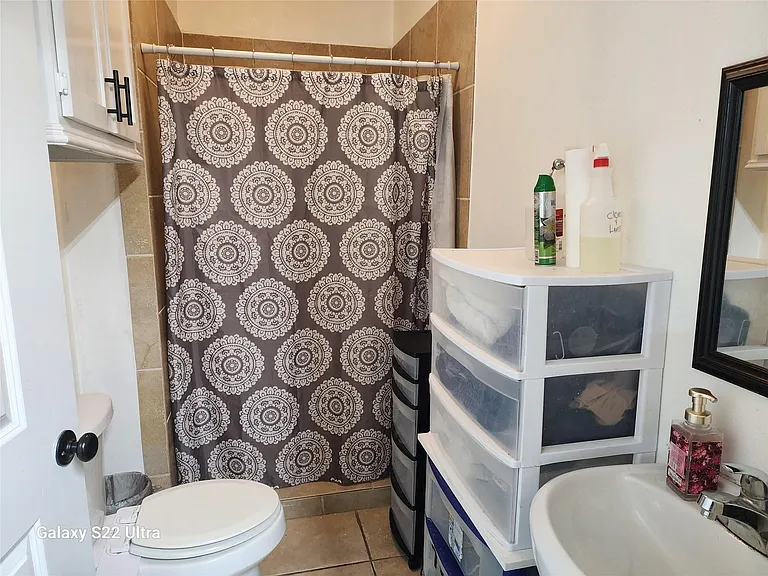 410 Rosamond St #A — Photo 18