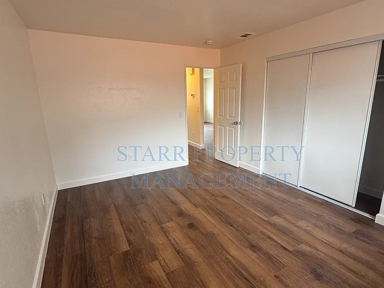 8829-8833 Kelley Dr — Photo 9
