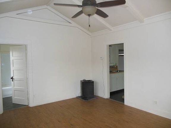 4th image of 110 Fern Street #1-3
