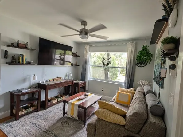 1422 Minnesota St, Orlando, FL 32803