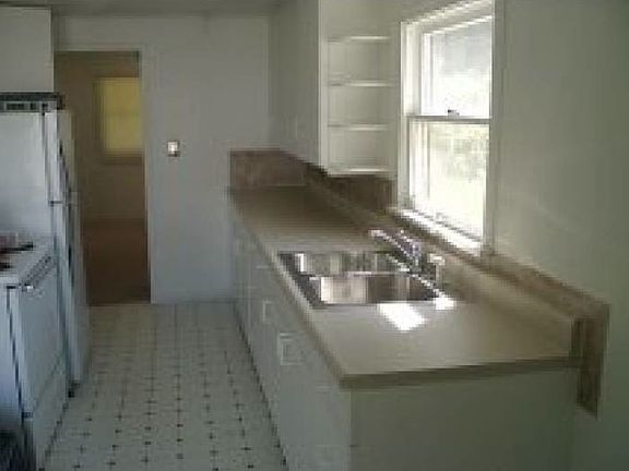2nd image of 223 10th St S
