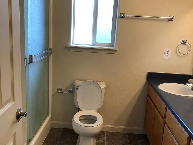 primary room bath room